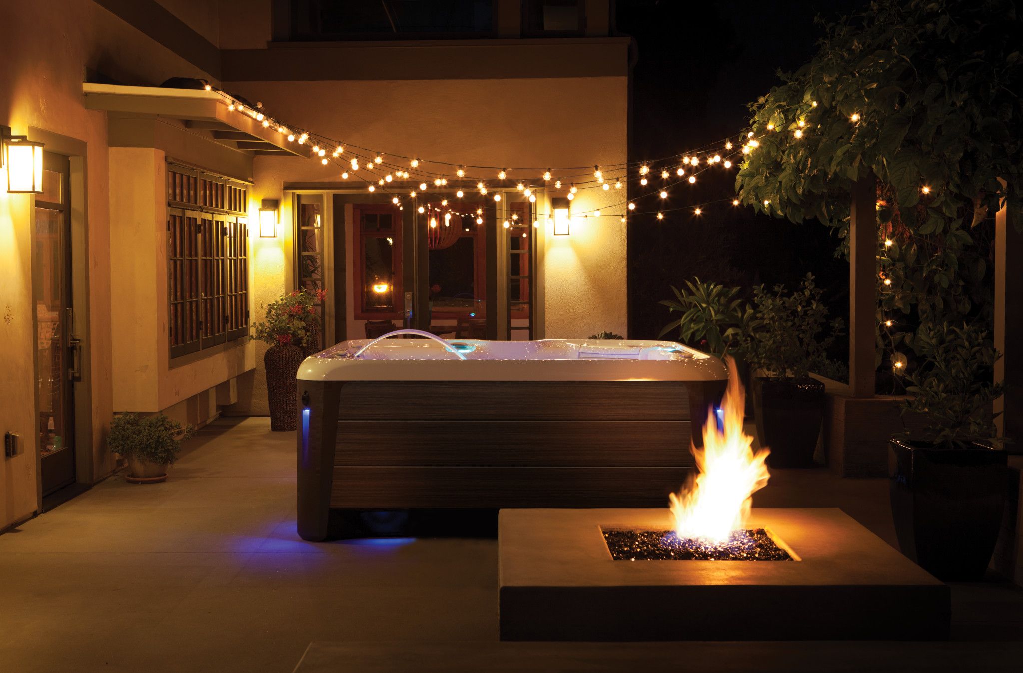 HotSpring Highlife 2019 Aria AlpineWhite Walnut Lifestyle Spa Alone Night 01.jpg