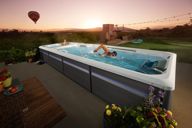 EP FitnessSystems 2023 E2000 AlpineWhite Gray Lifestyle Wide Balloon 02